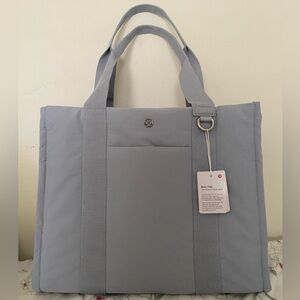 NWT Lululemon Boxy Tote 10L